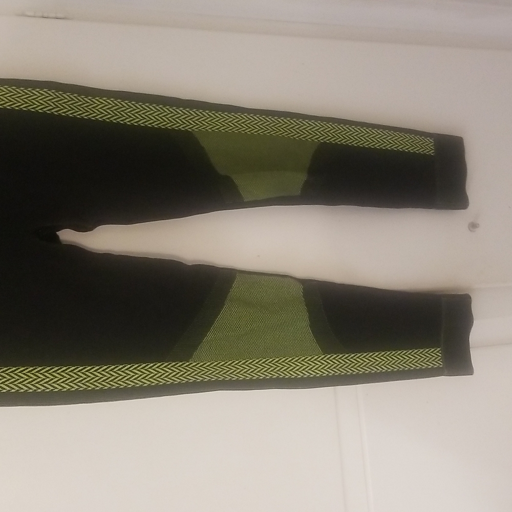 Fabletics Seamless Check Legging Size Large - image 2